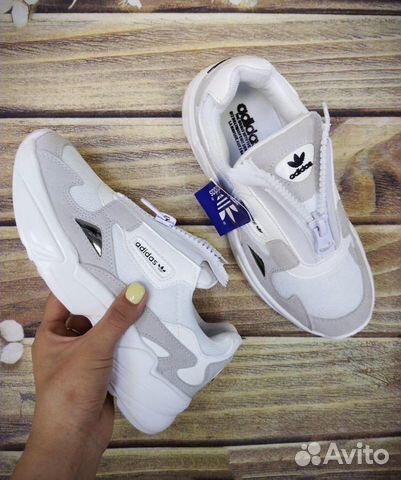 Кроссовки adidas 38 размер новые Кроссовки adidas 38 размер новые