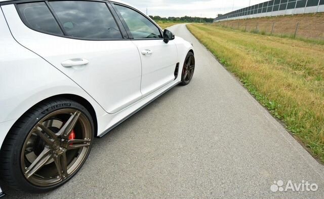 Накладки на пороги лезвия для Kia Stinger 1GT Накладки на пороги лезвия для Kia Stinger 1GT