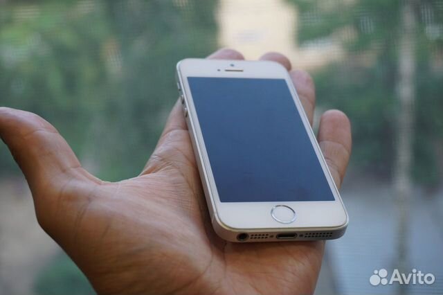 iPhone SE 32gb полный комплект