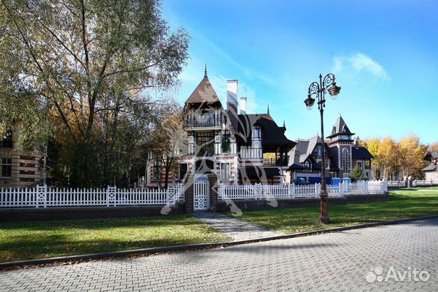 Дом 1200 м² на участке 55 сот.