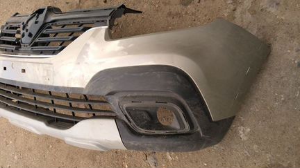 Рено Сандеро 2 передн бампер 620220494R в сборе n0