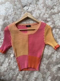 Яркий топ Chanel