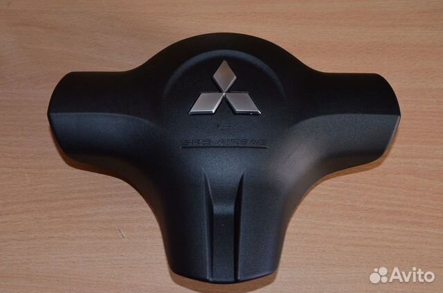 Крышка подушки Мицубиси Ланцер 9 Кольт