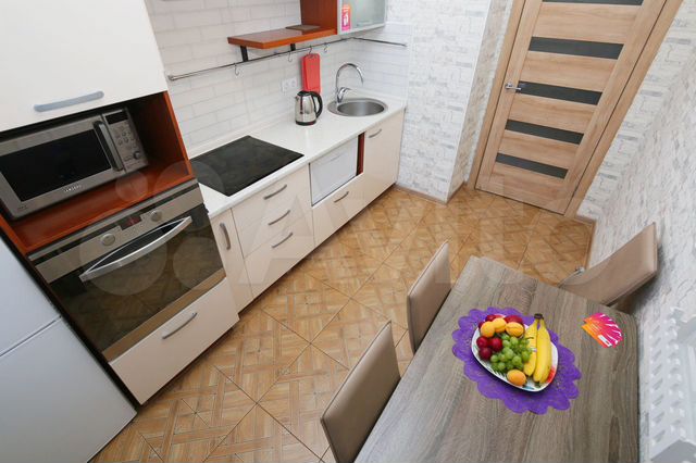 2-к. квартира, 57 м², 5/18 эт.