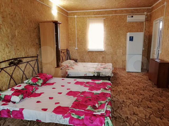 Комната 40 м² в 2-к., 1/2 эт.