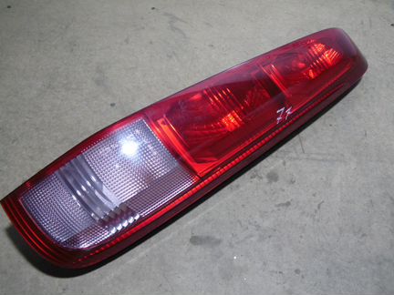 Фонарь задний правый Ниссан Х трейл Т30