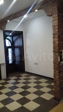 Помещение под магазин,офис,кафе