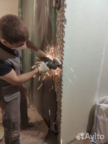 Установка входных металлических дверей в квартиру