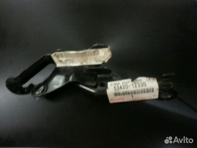 Петля капота