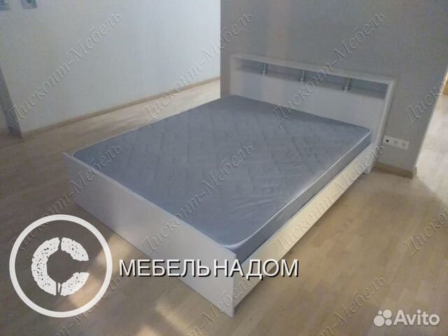 Кровать