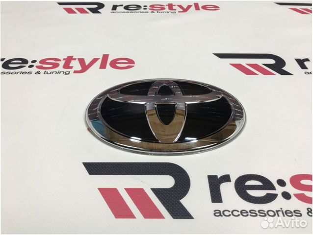 Эмблема в решетку Toyota Land Cruiser 200 H254