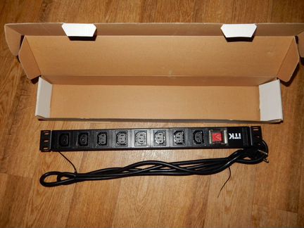 Блок розеток в стойку 19 дюймов