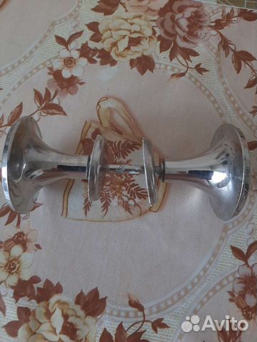 Дверная ручка металлическая