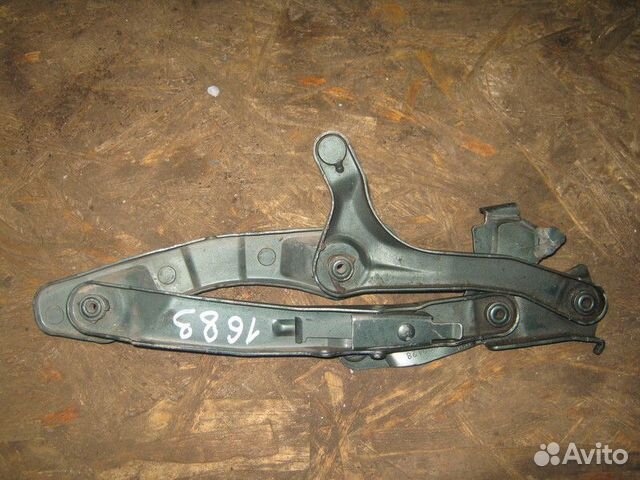 Петля капота левая Mercedes-Benz W202/S202