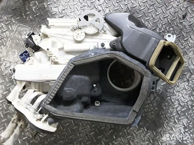 Корпус печки lexus gs300. Корпус печки лексус rx300. Решетки печки лексус рх 330. Печка лексус gs 450h. Печка лексус.