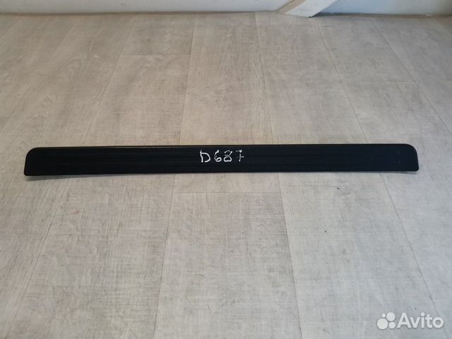 Накладка порога (внутренняя) передняя правая Mazda