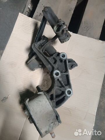 Подушка МКПП Opel Vectra A 1.8 1988-1995