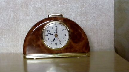 Часы настольные