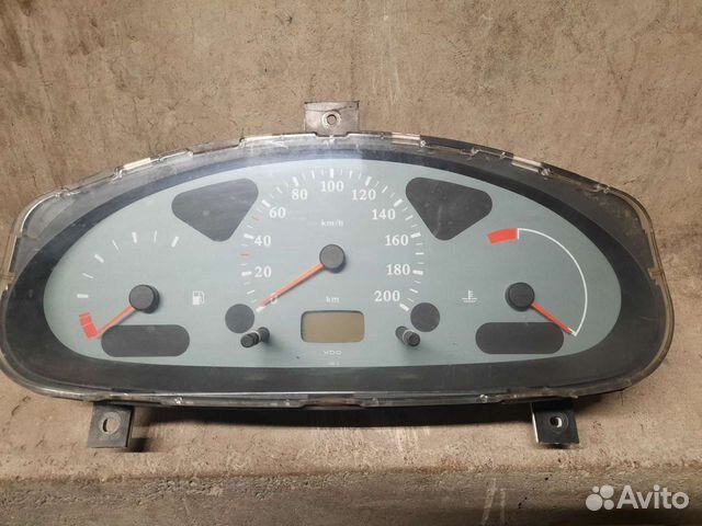 Приборная панель Nissan Micra