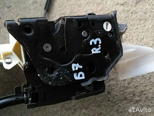 Замок задней правой двери Volkswagen Passat B7