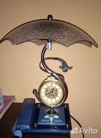Винтажная лампа настольная с часами и телефоном