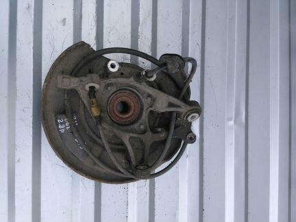 Поворотный кулак задний левый Mercedes W211