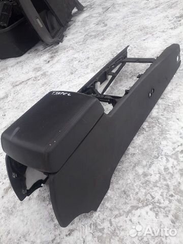 Подлокотник Volkswagen Touareg 7L