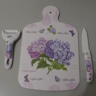 Нож керамический в наборе с разделочной доской