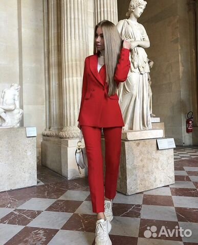 Костюм брючный золотой песок