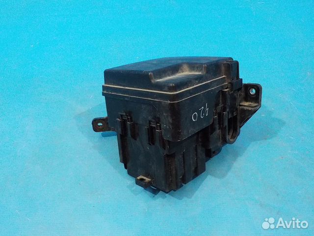 Блок предохранителей под капотом Hyundai Elantra I