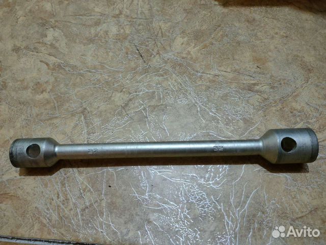 Ключ баллонный 32/27