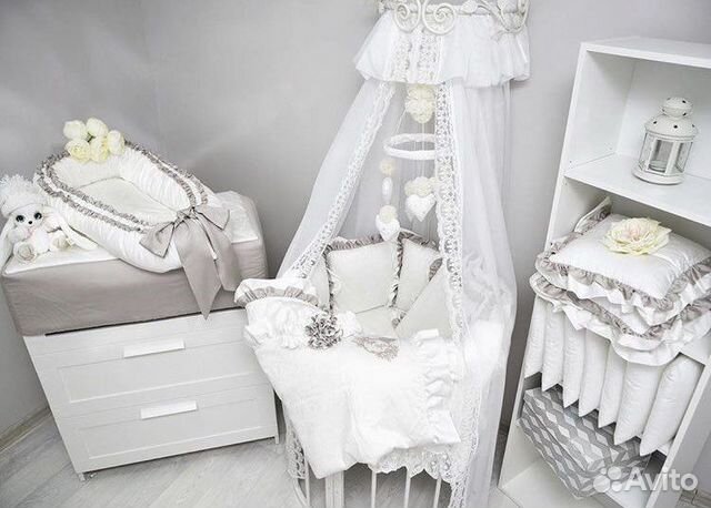 Комплект на детскую кроватку и выписку