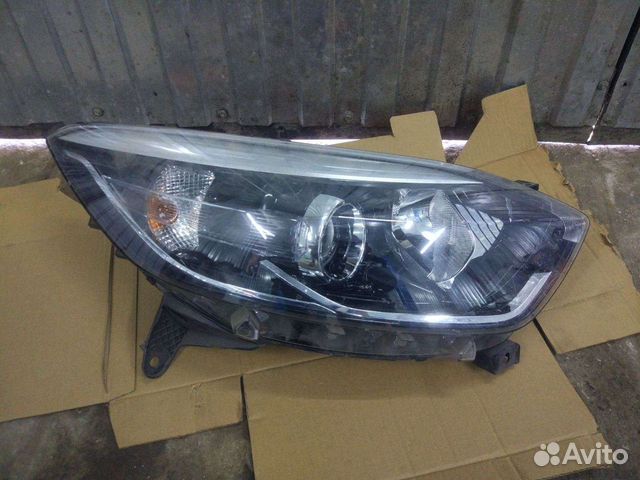Фара правая Renault Kaptur