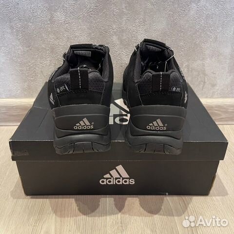 Зимние кроссовки adidas