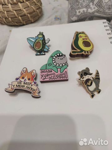 Брошь знак значок значки