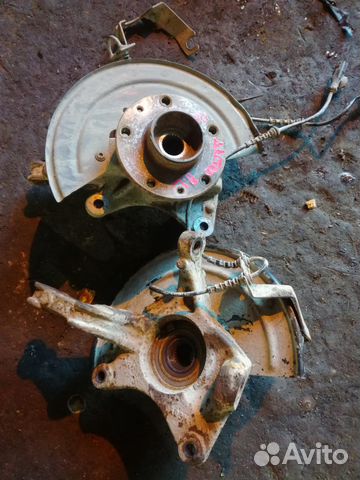 Кулак поворотный передний правый Renault Duster