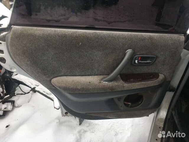 Обшивка дверей toyota crown