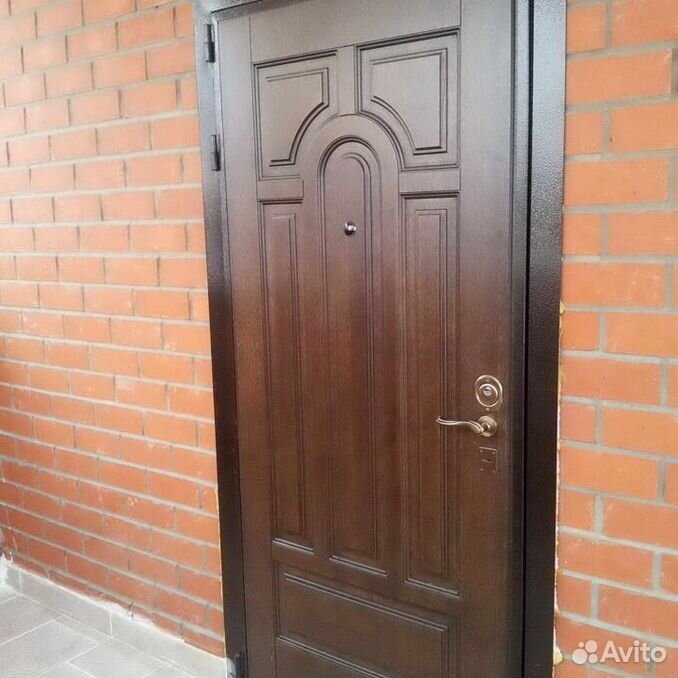 Входная дверь в частный дом с терморазрывом. Вторая входная дверь. Двери входные с установкой в нижнем новгороде. Двери входные с установкой в нижнем новгороде. Дверь с терморазрывом и стеклопакетом.