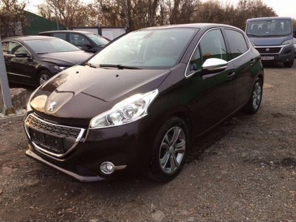 Peugeot 208 2012-2015г на запчасти