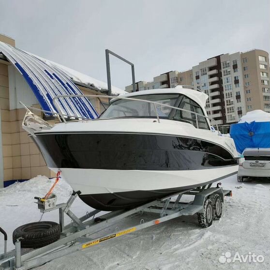 Яхта на глиссере. Arctic proteus 33. Катер январь. Аэроход хивус. Женно престиж 32.