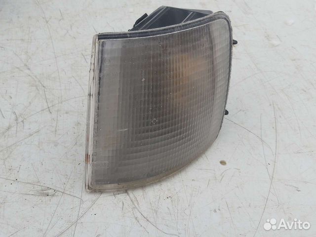 Поворотник передний левый Volkswagen Passat b3