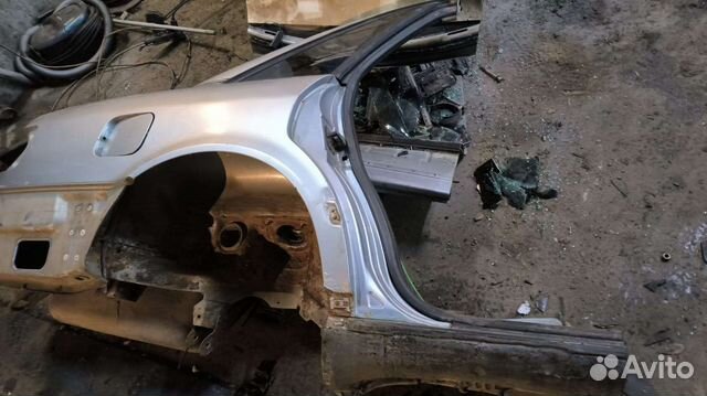 Заднее правое крыло Audi 100C4 седан