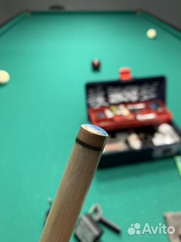 Замена наклейки на бильярдных киях