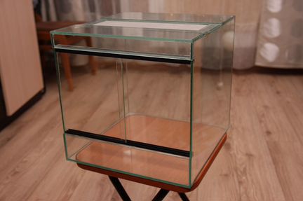 Террариумы и аквариумы по вашим размерам