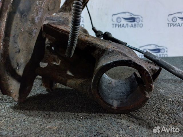 Кулак поворотный передний правый Land Rover