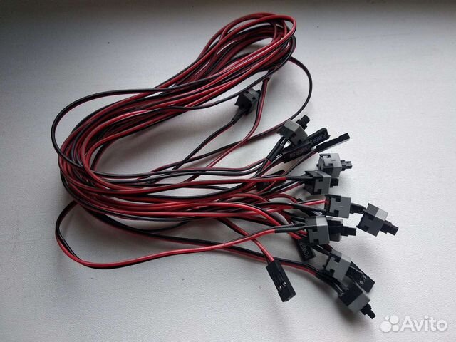 Кнопка включения компьютера с проводом