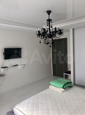 2-к. квартира, 85 м², 6/10 эт.