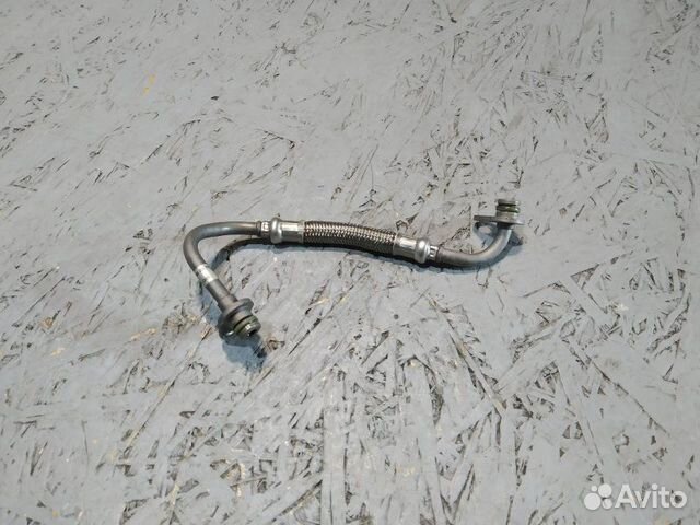 Трубка масляная левая Mercedes S-Class W222 M276