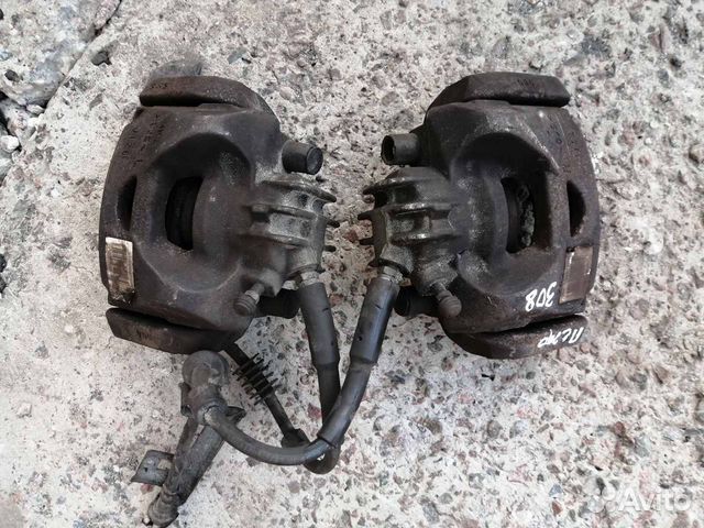 Суппорт Передний Левый Правый Пежо 308 2010 год