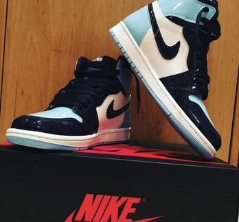 Nike Air Jordan 1 Retro High Blue Chill